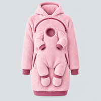 Thumbnail for MamaHug – Varm og praktisk – 2-i-1-hættetrøje til mor og baby
