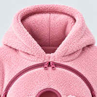 Thumbnail for MamaHug – Varm og praktisk – 2-i-1-hættetrøje til mor og baby