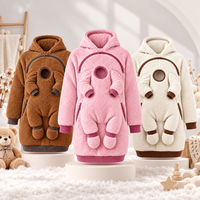 Thumbnail for MamaHug – Varm og praktisk – 2-i-1-hættetrøje til mor og baby