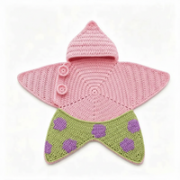 Thumbnail for CozyStar – Blødt & håndlavet – Strikket baby-jumpsuit med stjerneformet mønster