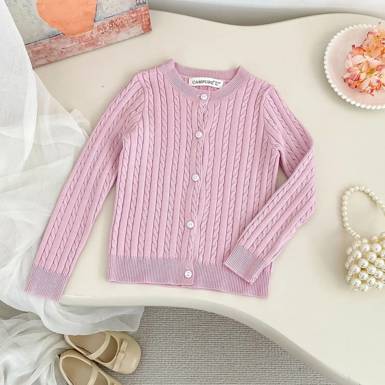 CozyBelle – Elegant og varm – strikket vest med knapper