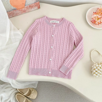 Thumbnail for CozyBelle – Elegant og varm – strikket vest med knapper