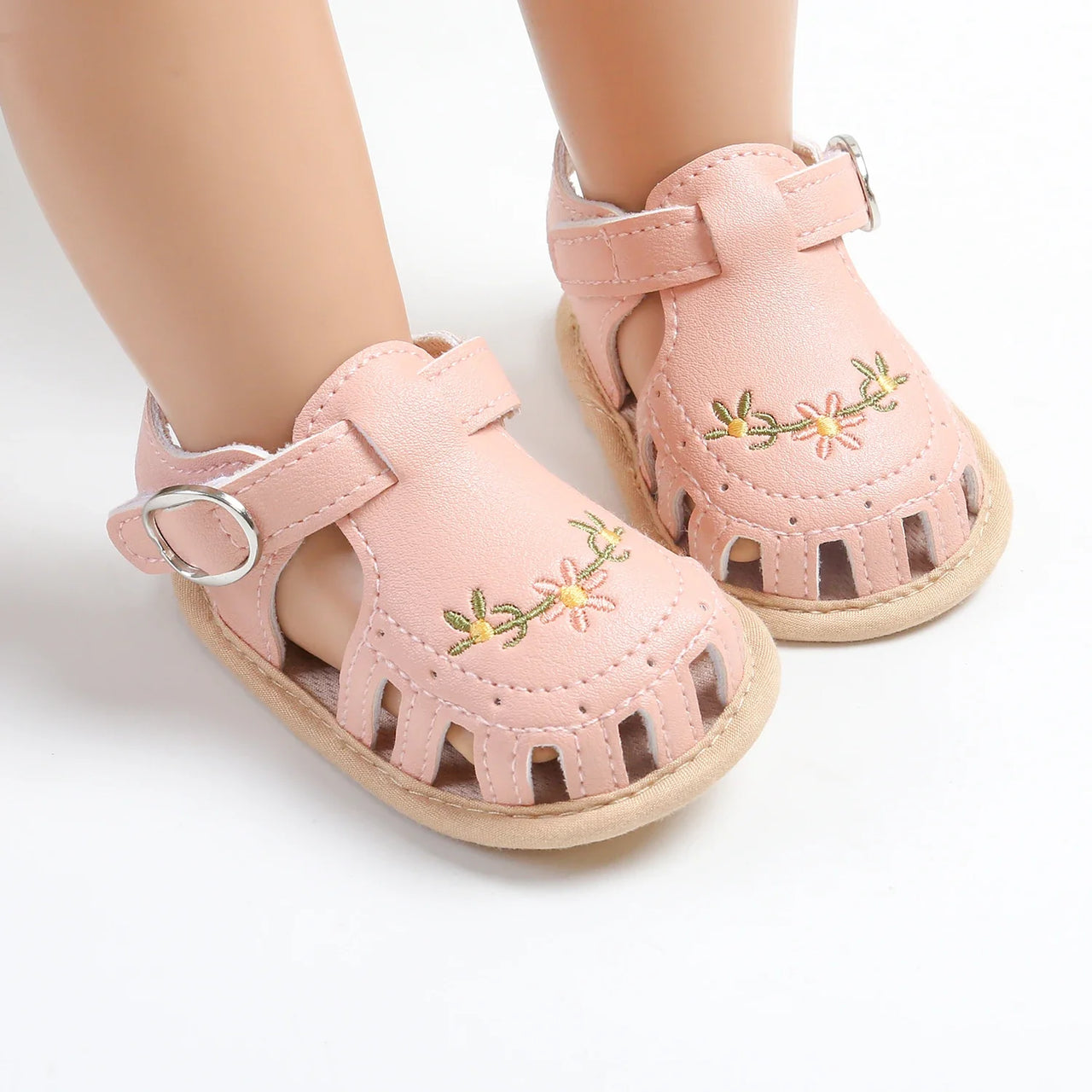 TinyPetals – Komfort og stil – Babysandaler med blomsterbroderi