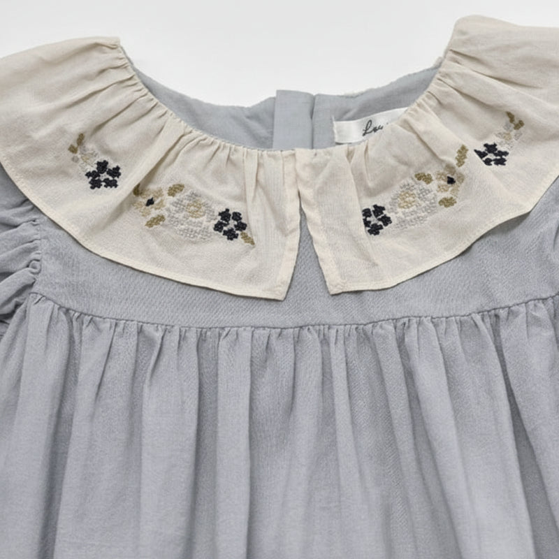 Princess Dress – Stilfuld og behagelig – Kjole med broderet krave