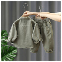 Thumbnail for LittleExplorer – Komfortabel og cool – Børnebukser og skjorte-sæt