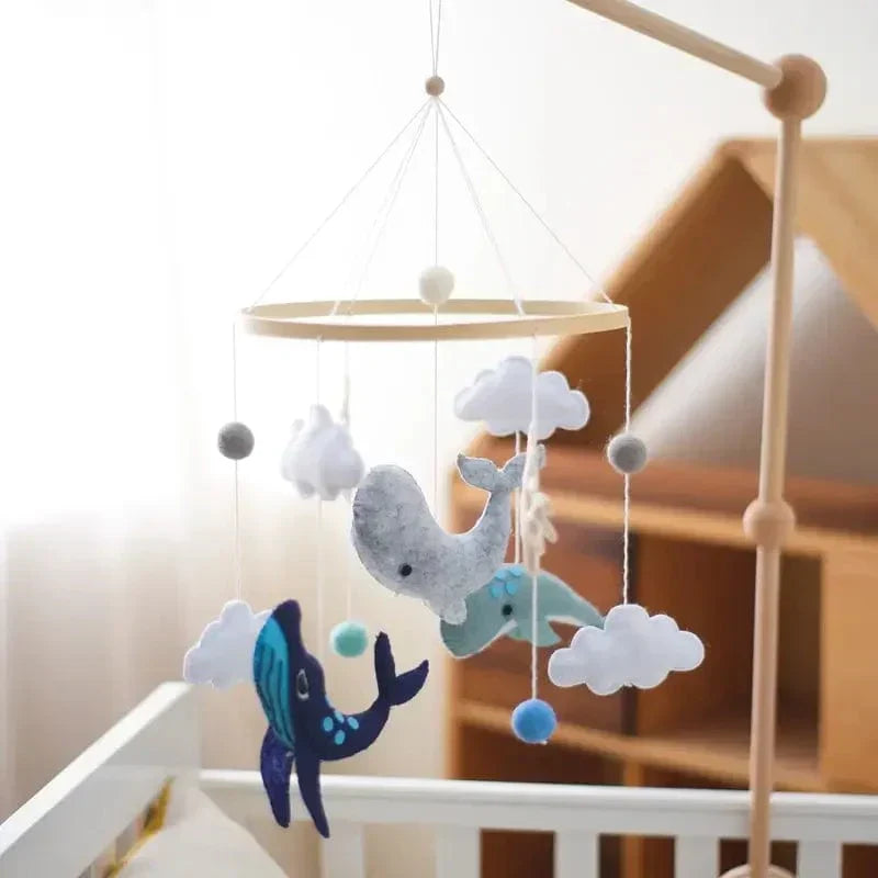 LittleNest – Naturlig ro – Babymobil i træ