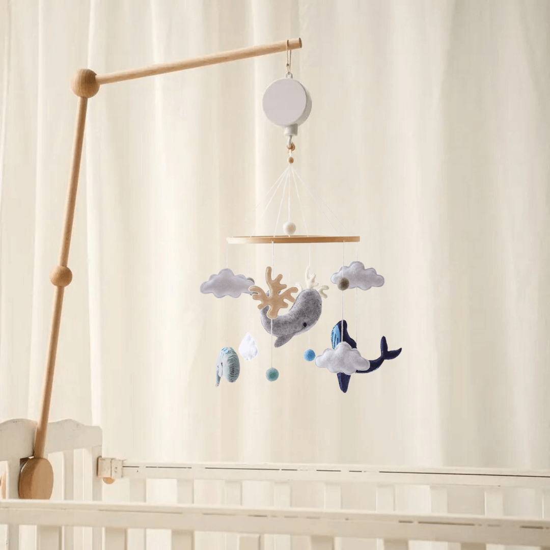 LittleNest – Naturlig ro – Babymobil i træ