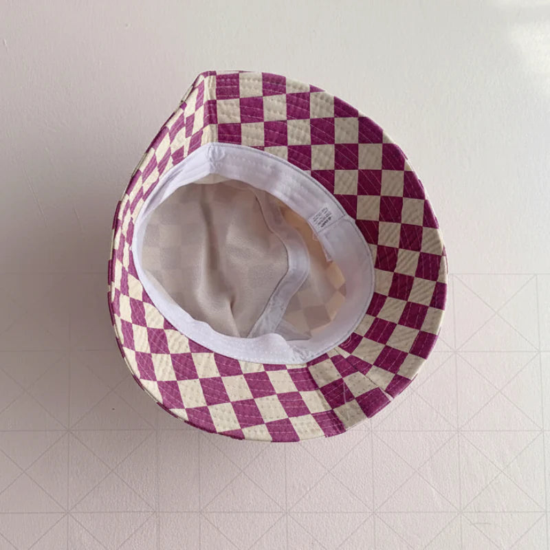 Bucket Hat – Sød & beskyttende – børnehue med ternet mønster
