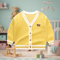 Thumbnail for CozziWear – Varm og trendy – strikket vest med bjørne