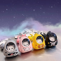 Thumbnail for Glowing Astronaut Charm – Sød & lysende – Astronaut-taskehænger