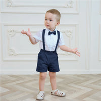 Thumbnail for LittleDandy – Klassisk og elegant – Bomuldsshorts med seler, sløjfe & skjorte