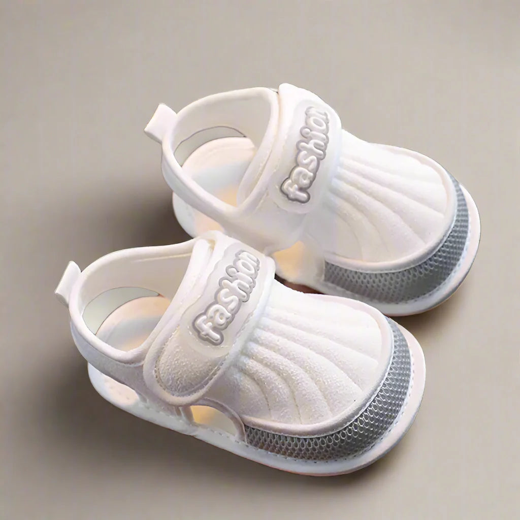 TinySteps – Åndbar og let – sommersandaler til babyer med skridsikker sål