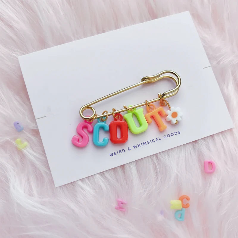 Personalized Charm Pin – Personligt & stilfuldt – Navnebroche