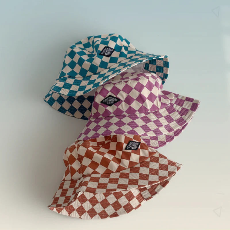 Bucket Hat – Sød & beskyttende – børnehue med ternet mønster