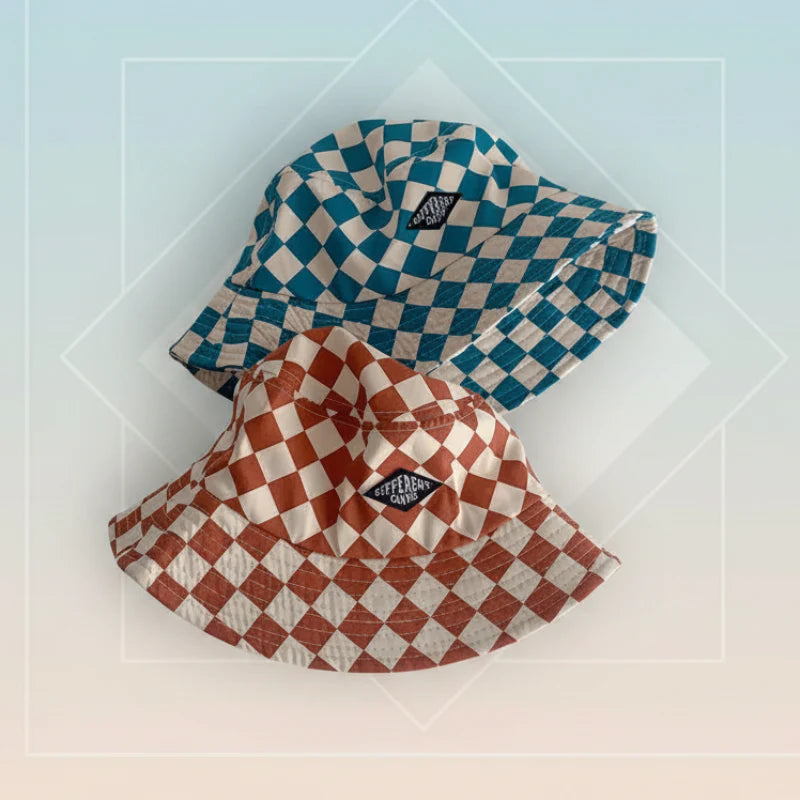 Bucket Hat – Sød & beskyttende – børnehue med ternet mønster