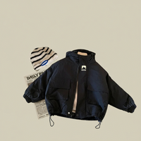 Thumbnail for LiloWear – Vindtæt og vandafvisende – Vindjakke med hætte til børn