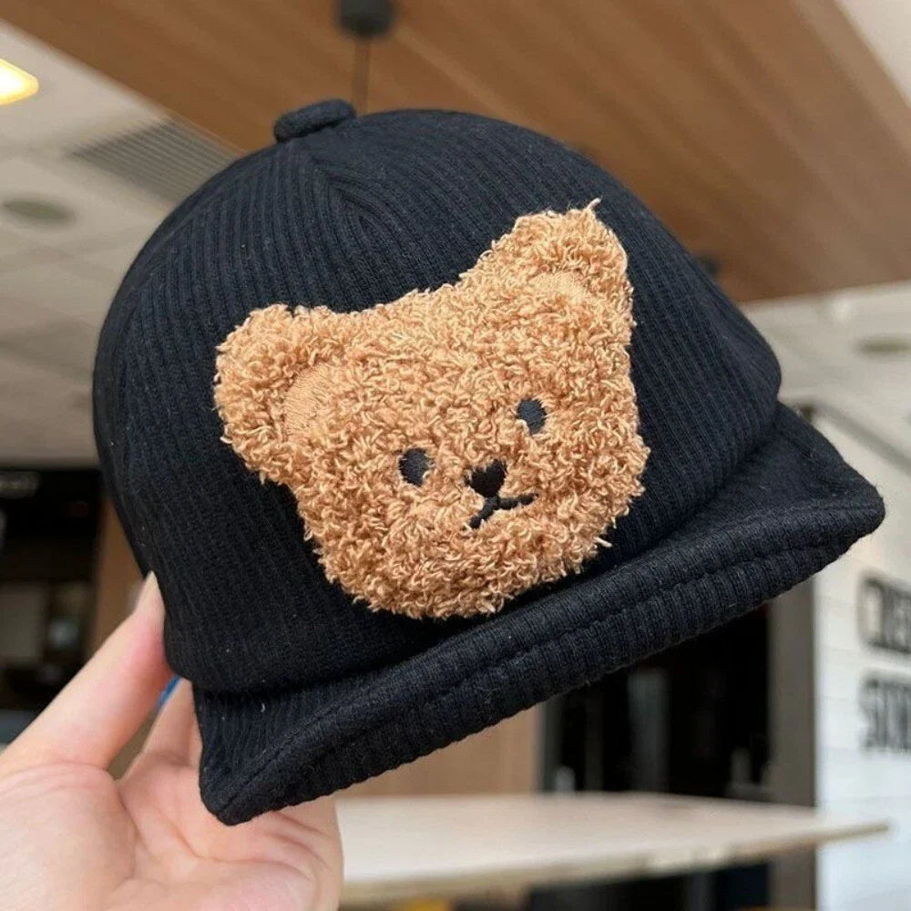 Mini Fashion - Cool & sød - Corduroy børnehat med bjørn